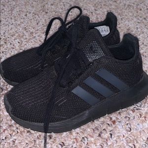 LITTLE GIRL BLACK SNEAKERS